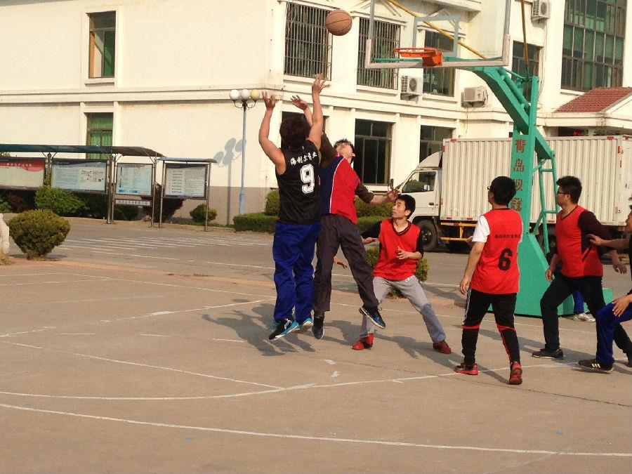 人生就是搏官网工厂篮球对抗赛圆满结束