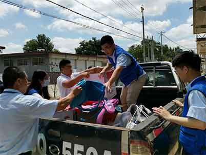 “精准扶贫 助学扶智”—人生就是搏官网浪花志愿者代表走进莱西院上开展扶农助学公益活动